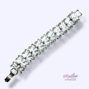 Vintage Coro Pegasus Silver Tone Leaf Link Bracelet